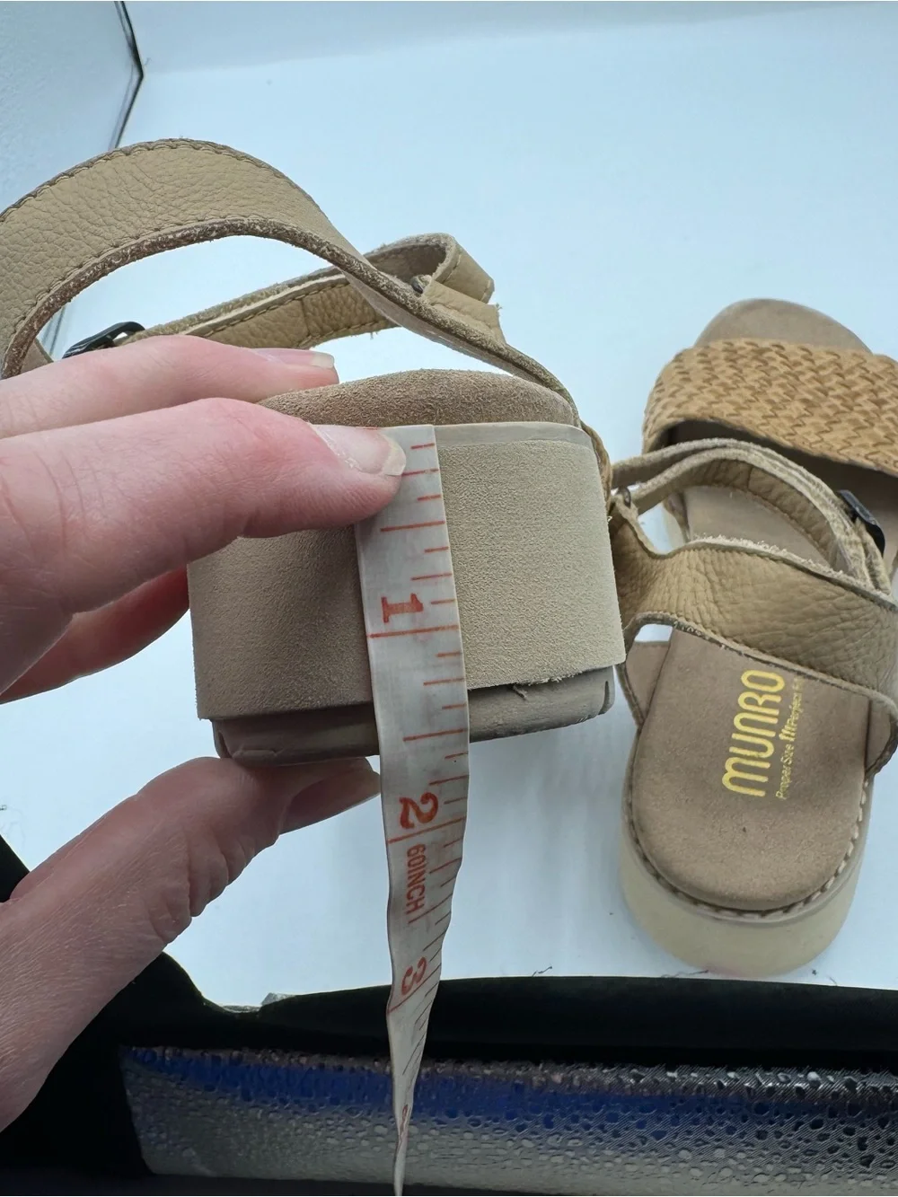 Munro Conner ankle Strap Woven leather Tan comfort Sandals Women’s size 8 Narrow